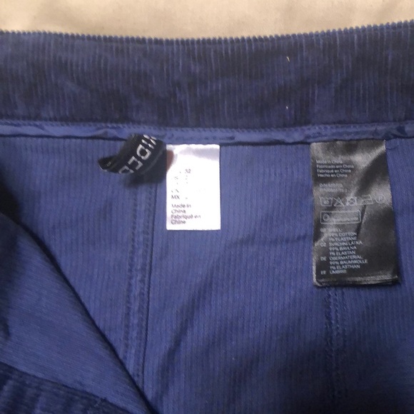 H&M corduroy mini skirt - Picture 2 of 3